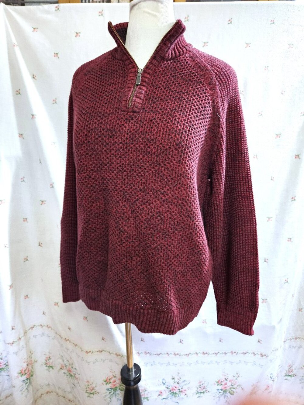 Size XL Denver Hayes 100% Cotton Sweater Dark Red And Black